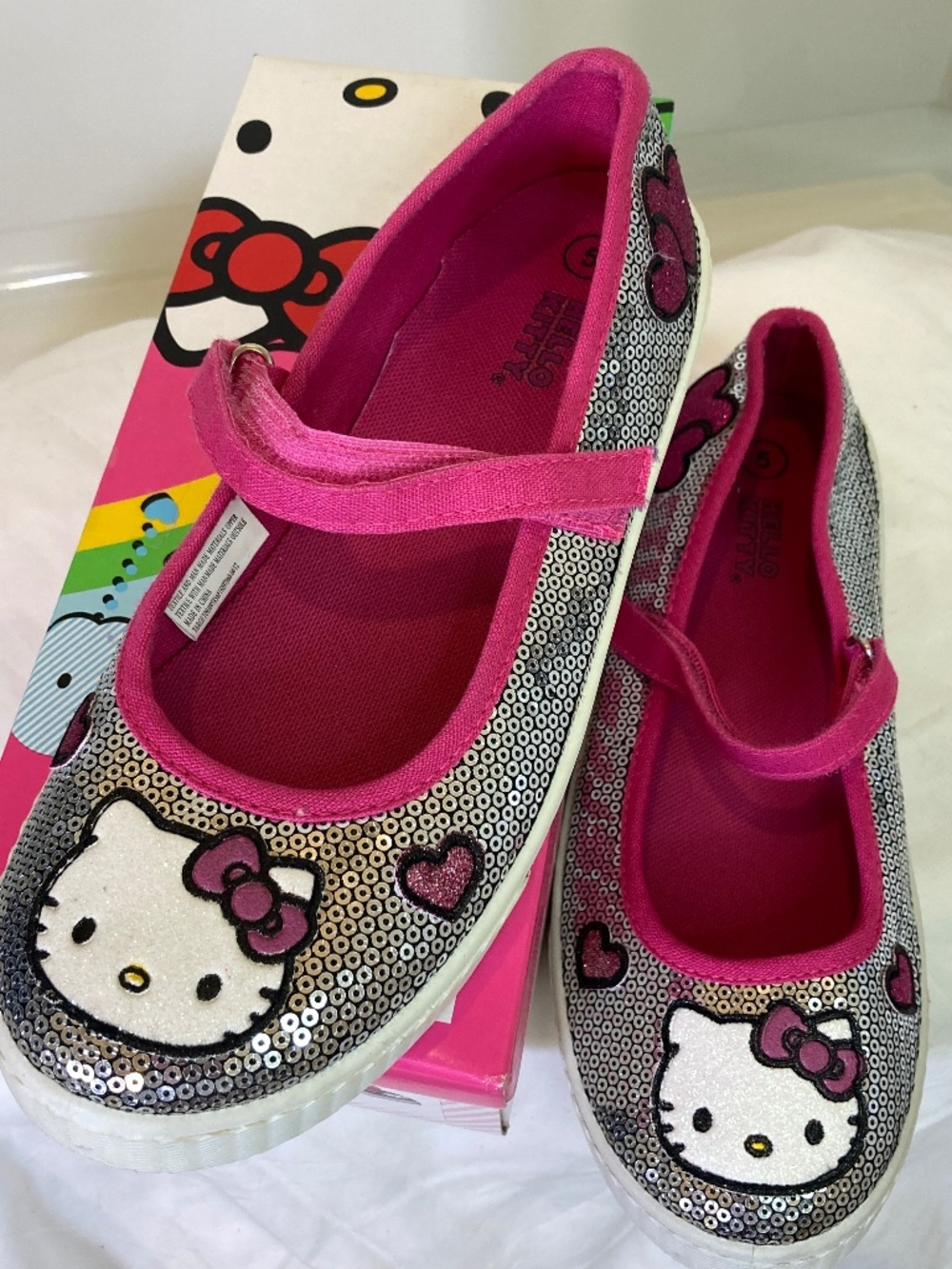 Hello Kitty Silver Mary Jane Sneaker Kids Size 5 With Box 2012 NEVER WORN
